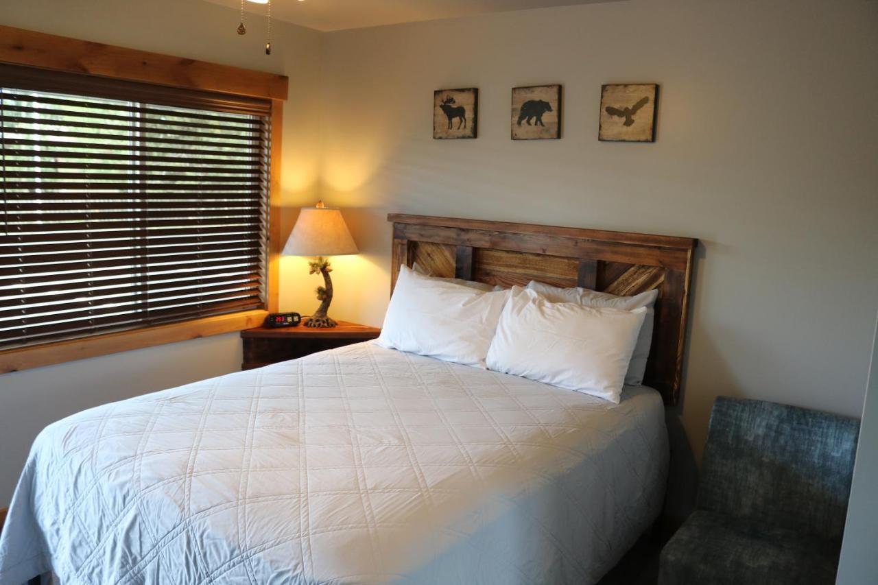 Columbine Inn (Adults Only) Эстес Парк Экстерьер фото