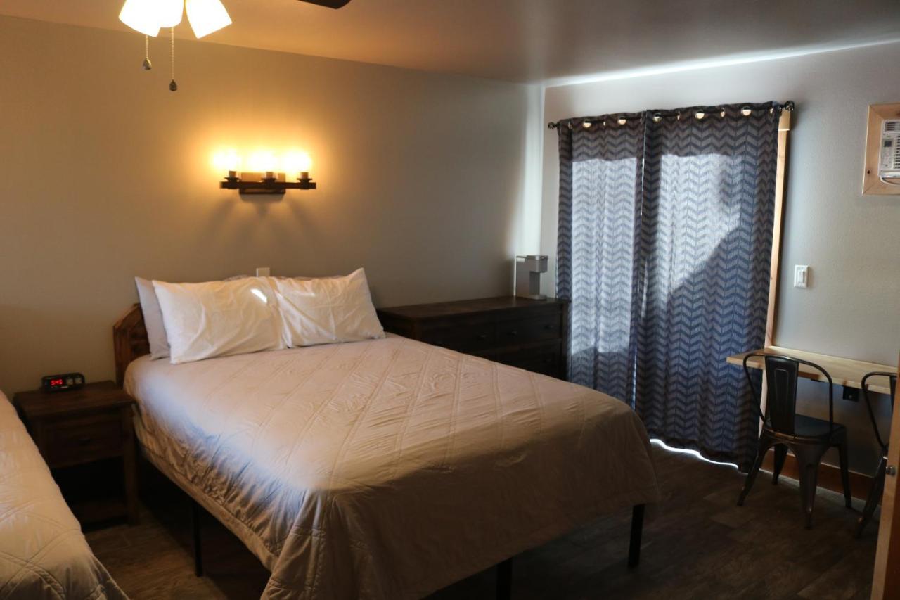 Columbine Inn (Adults Only) Эстес Парк Экстерьер фото