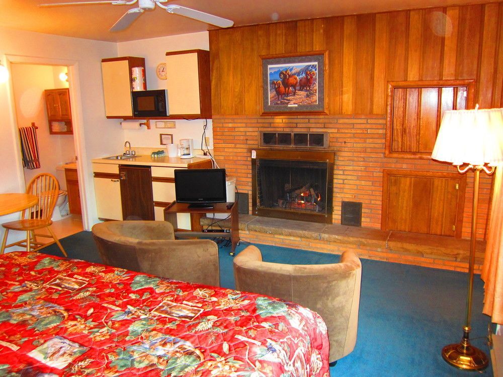 Columbine Inn (Adults Only) Эстес Парк Экстерьер фото